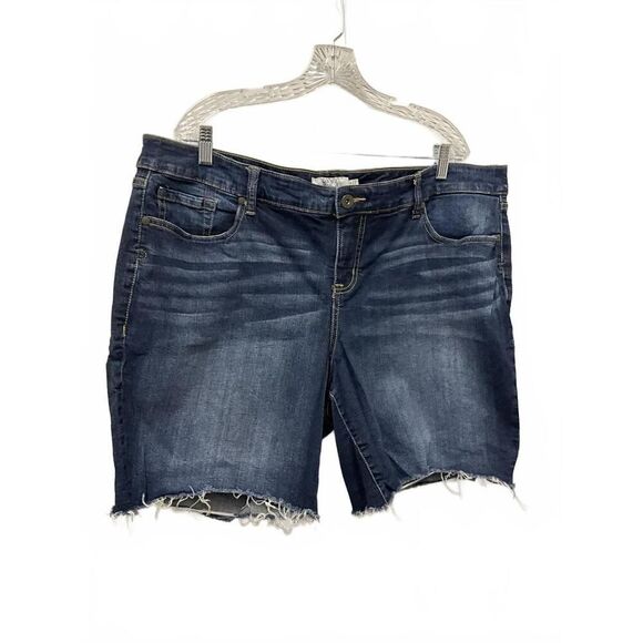 Torrid Women's Size 22 Medium Wash Blue Cut Off Distressed Hem Shorts Plus - Picture 1 of 9